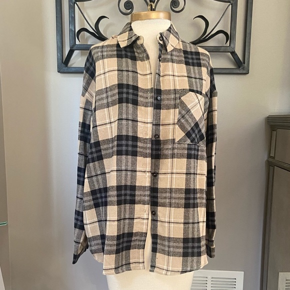 Davi & Dani Tops - Davi & Dani Flannel Shirt